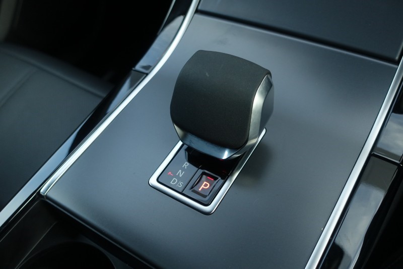 2025 (25) LAND ROVER RANGE ROVER VELAR 2.0 D200 MHEV Dynamic SE 5dr Auto 5078371