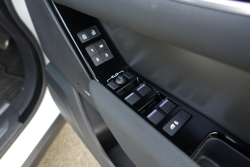 2025 (25) LAND ROVER RANGE ROVER VELAR 2.0 D200 MHEV Dynamic SE 5dr Auto 5078408