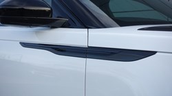 2025 (25) LAND ROVER RANGE ROVER VELAR 2.0 D200 MHEV Dynamic SE 5dr Auto 5078378