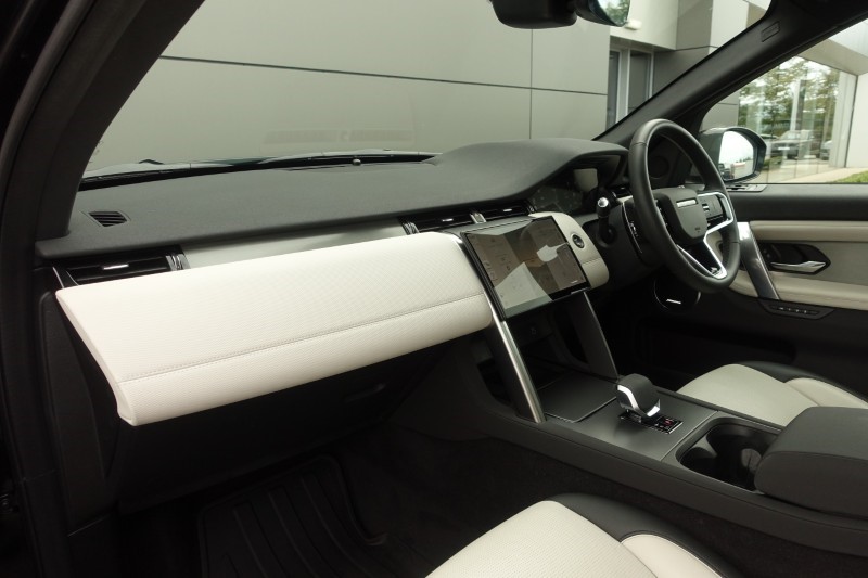 2026 (75) LAND ROVER DISCOVERY SPORT 2.0 D200 Dynamic SE 5dr Auto [5 Seat] 5804160