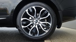 2022 (22) LAND ROVER RANGE ROVER SPORT 3.0 D300 HSE Silver 5dr Auto 5041093