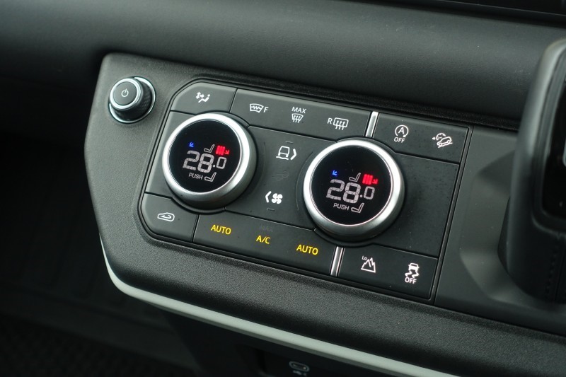 2024 (24) LAND ROVER COMMERCIAL DEFENDER 3.0 D250 Hard Top Auto [3 Seat] 5057735