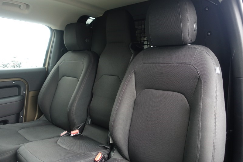 2024 (24) LAND ROVER COMMERCIAL DEFENDER 3.0 D250 Hard Top Auto [3 Seat] 5057691