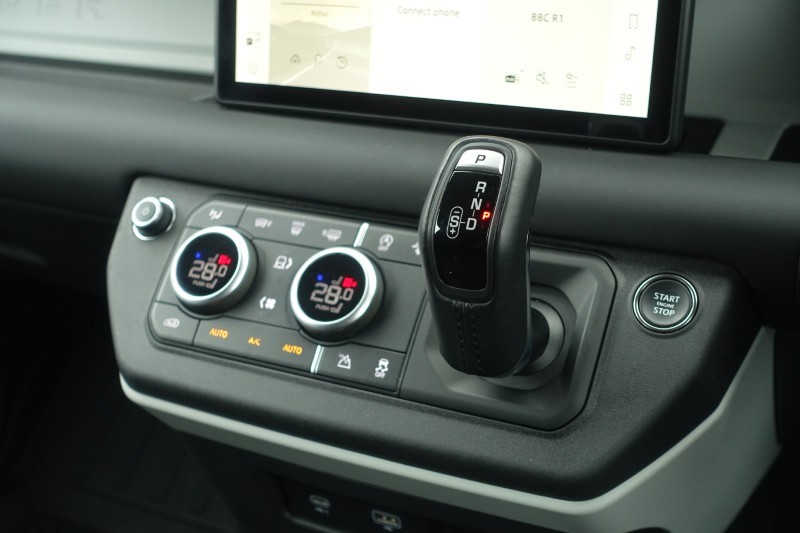 2024 (24) LAND ROVER COMMERCIAL DEFENDER 3.0 D250 Hard Top Auto [3 Seat] 5057700