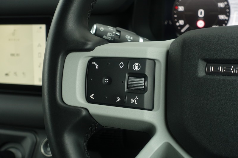 2024 (24) LAND ROVER COMMERCIAL DEFENDER 3.0 D250 Hard Top Auto [3 Seat] 5057727