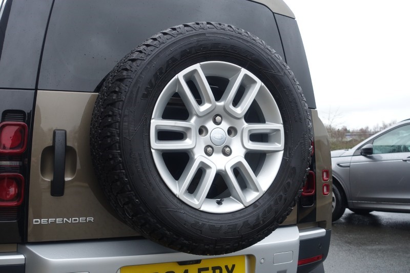 2024 (24) LAND ROVER COMMERCIAL DEFENDER 3.0 D250 Hard Top Auto [3 Seat] 5057712