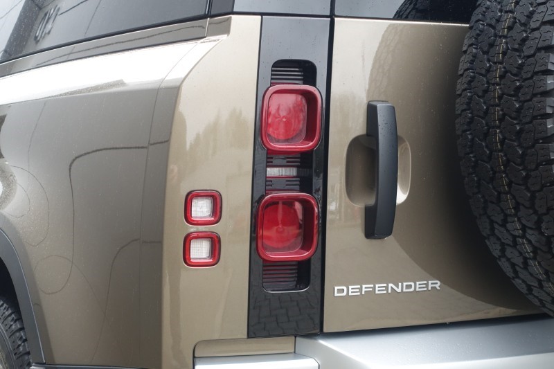 2024 (24) LAND ROVER COMMERCIAL DEFENDER 3.0 D250 Hard Top Auto [3 Seat] 5057706