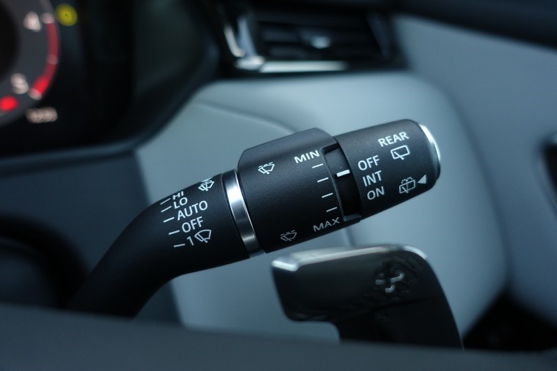 2024 (74) LAND ROVER RANGE ROVER VELAR 2.0 D200 MHEV Dynamic SE 5dr Auto 5134008