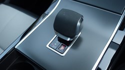 2024 (74) LAND ROVER RANGE ROVER VELAR 2.0 D200 MHEV Dynamic SE 5dr Auto 5133990
