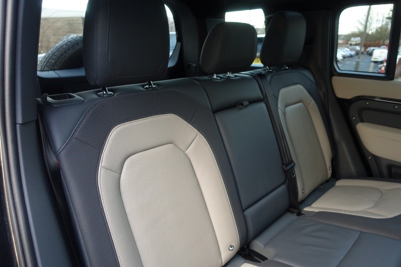 2023 (72) LAND ROVER DEFENDER 3.0 D250 X-Dynamic SE 110 5dr Auto 5062492