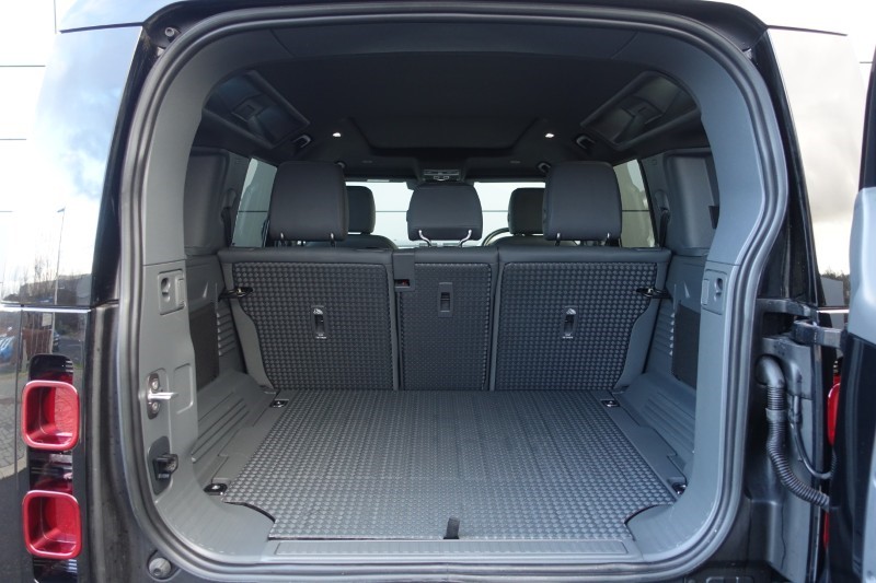 2023 (72) LAND ROVER DEFENDER 3.0 D250 X-Dynamic SE 110 5dr Auto 5062450