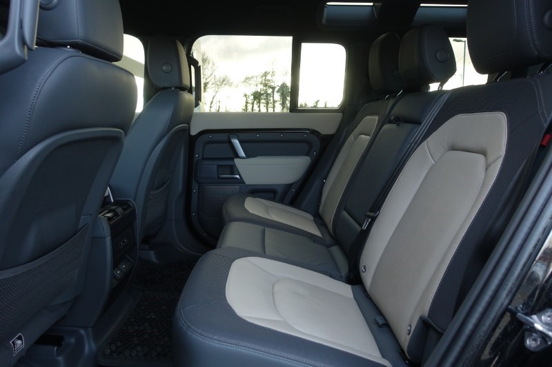 2023 (72) LAND ROVER DEFENDER 3.0 D250 X-Dynamic SE 110 5dr Auto 5062444