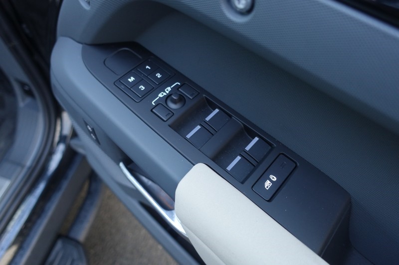 2023 (72) LAND ROVER DEFENDER 3.0 D250 X-Dynamic SE 110 5dr Auto 5062489