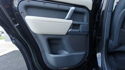 2023 (72) LAND ROVER DEFENDER 3.0 D250 X-Dynamic SE 110 5dr Auto 5062493