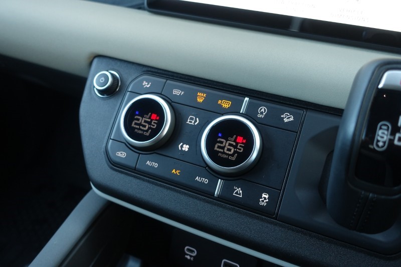 2023 (72) LAND ROVER DEFENDER 3.0 D250 X-Dynamic SE 110 5dr Auto 5062482