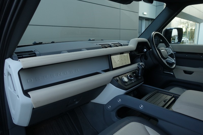 2023 (72) LAND ROVER DEFENDER 3.0 D250 X-Dynamic SE 110 5dr Auto 5062497