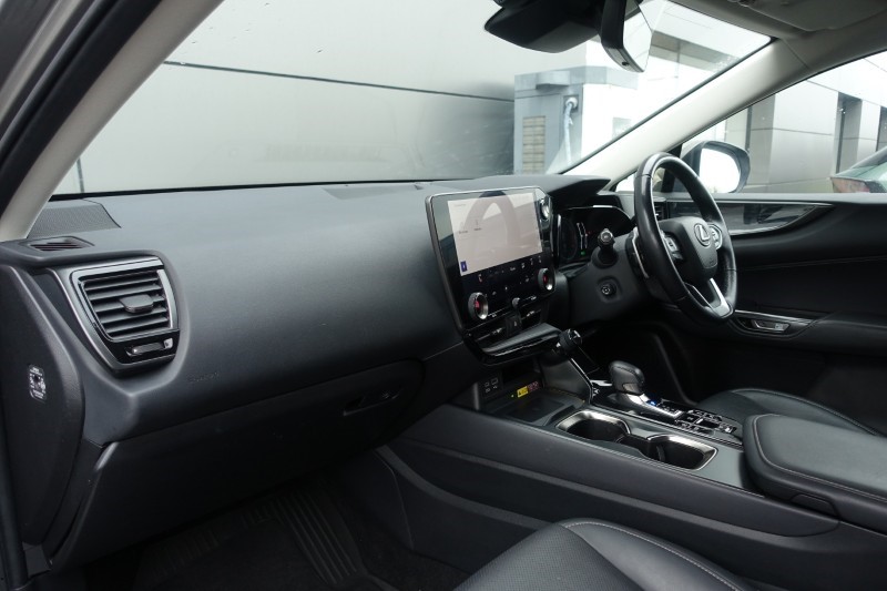 2022 (72) LEXUS NX 450h PLUS 2.5 5dr E-CVT [Premium Pack] 5058097