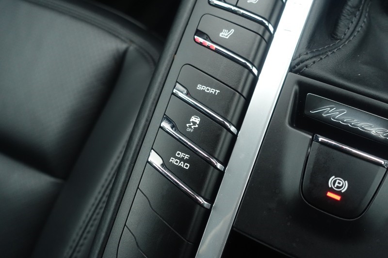 2020 (70) PORSCHE MACAN S 5dr PDK 5034509