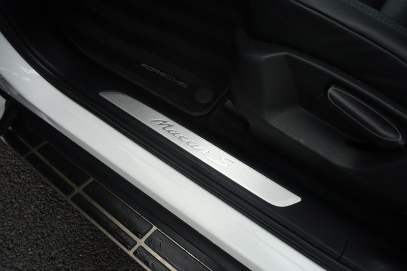 2020 (70) PORSCHE MACAN S 5dr PDK 5034526