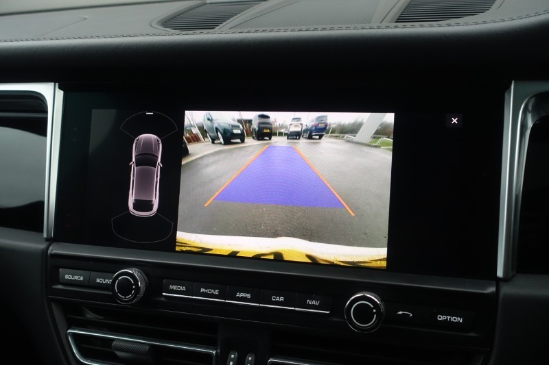 2020 (70) PORSCHE MACAN S 5dr PDK 5034475