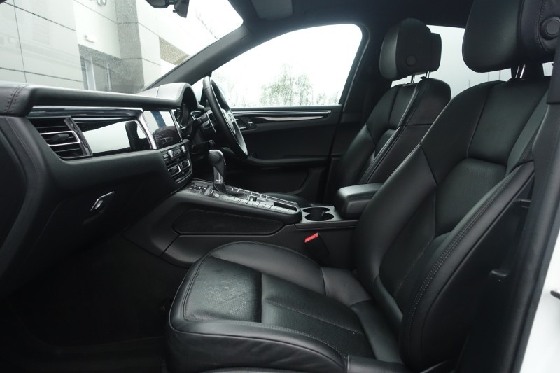 2020 (70) PORSCHE MACAN S 5dr PDK 5034466