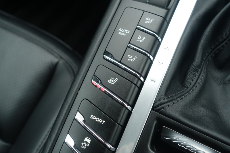 2020 (70) PORSCHE MACAN S 5dr PDK 5034508