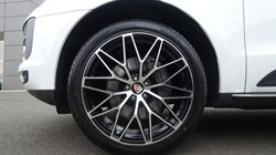 2020 (70) PORSCHE MACAN S 5dr PDK 5090482