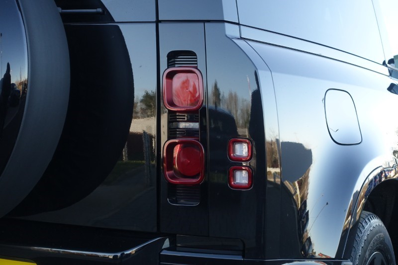 2024 (74) LAND ROVER DEFENDER 3.0 D250 X-Dynamic SE 90 3dr Auto 5129863