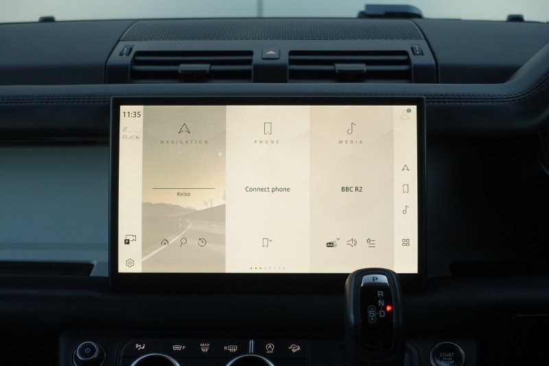 2024 (74) LAND ROVER DEFENDER 3.0 D250 X-Dynamic SE 90 3dr Auto 5129849