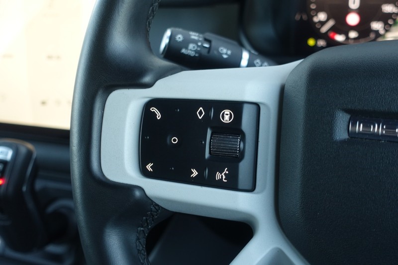 2024 (74) LAND ROVER DEFENDER 3.0 D250 X-Dynamic SE 90 3dr Auto 5129877