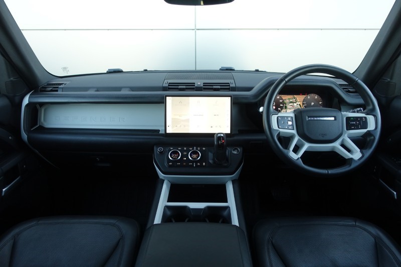 2024 (74) LAND ROVER DEFENDER 3.0 D250 X-Dynamic SE 90 3dr Auto 5129844