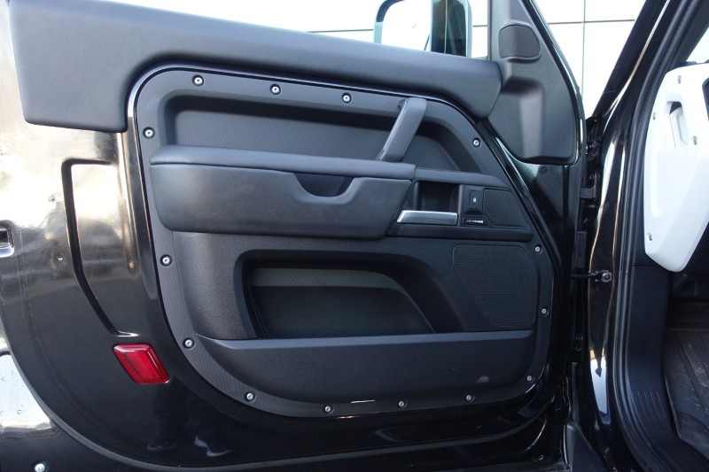 2024 (74) LAND ROVER DEFENDER 3.0 D250 X-Dynamic SE 90 3dr Auto 5129892