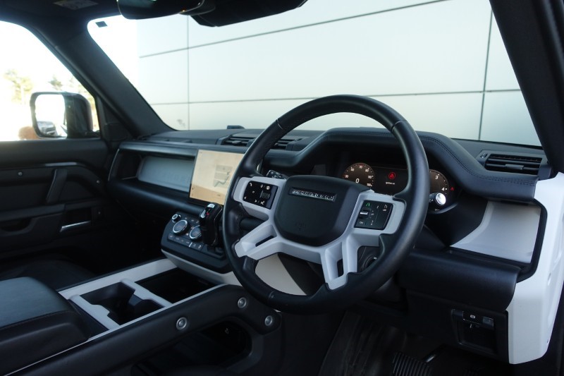 2024 (74) LAND ROVER DEFENDER 3.0 D250 X-Dynamic SE 90 3dr Auto 5129885