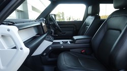 2024 (74) LAND ROVER DEFENDER 3.0 D250 X-Dynamic SE 90 3dr Auto 5129838