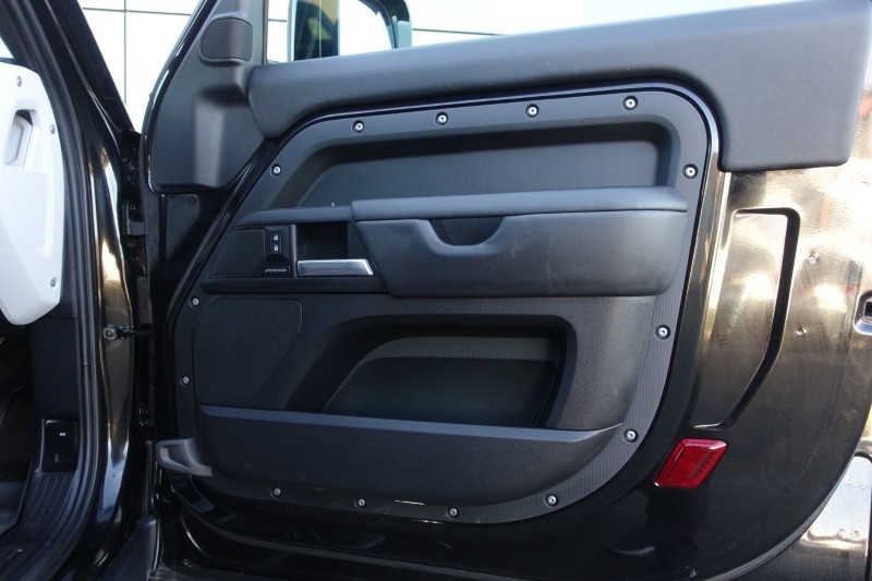 2024 (74) LAND ROVER DEFENDER 3.0 D250 X-Dynamic SE 90 3dr Auto 5129888