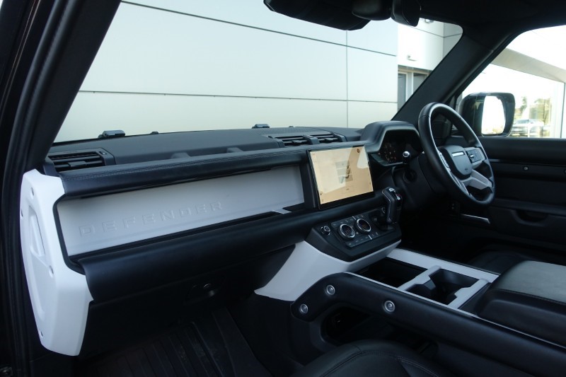 2024 (74) LAND ROVER DEFENDER 3.0 D250 X-Dynamic SE 90 3dr Auto 5129893