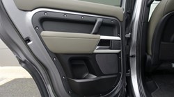 2023 (23) LAND ROVER DEFENDER 3.0 D250 SE 110 5dr Auto 5110459