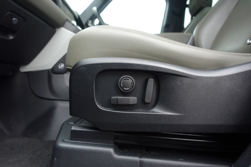 2023 (23) LAND ROVER DEFENDER 3.0 D250 SE 110 5dr Auto 5110464