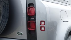 2023 (23) LAND ROVER DEFENDER 3.0 D250 SE 110 5dr Auto 5110427