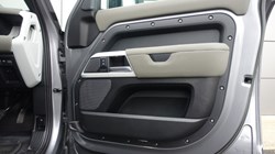 2023 (23) LAND ROVER DEFENDER 3.0 D250 SE 110 5dr Auto 5110452