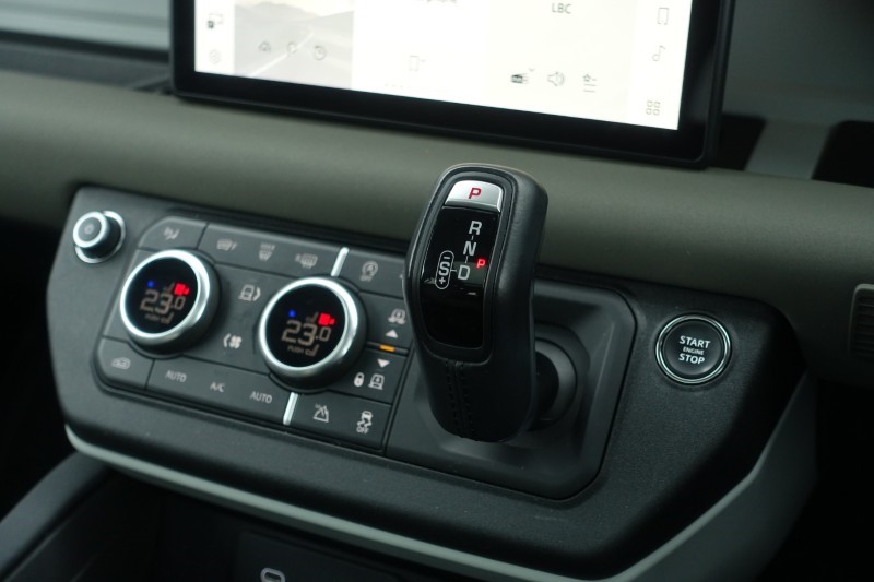 2023 (23) LAND ROVER DEFENDER 3.0 D250 SE 110 5dr Auto 5110414