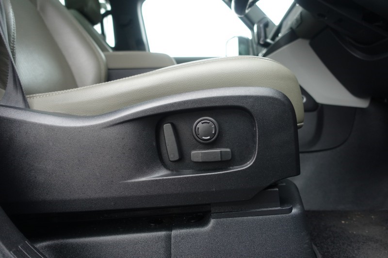 2023 (23) LAND ROVER DEFENDER 3.0 D250 SE 110 5dr Auto 5110451