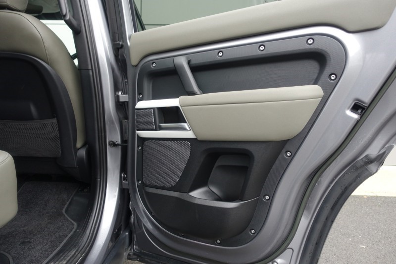 2023 (23) LAND ROVER DEFENDER 3.0 D250 SE 110 5dr Auto 5110455