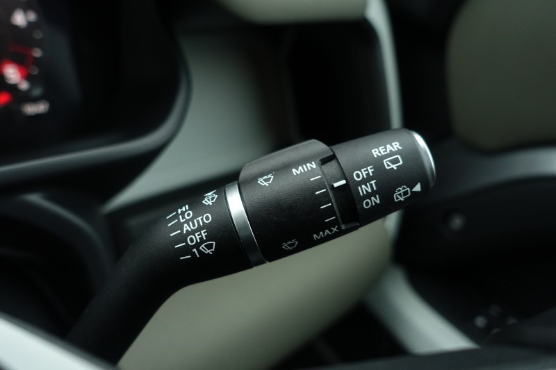 2023 (23) LAND ROVER DEFENDER 3.0 D250 SE 110 5dr Auto 5110437