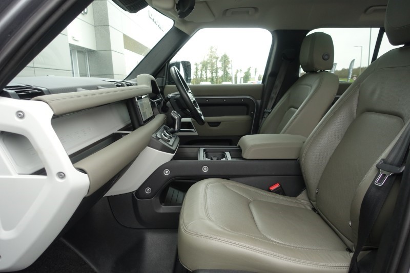 2023 (23) LAND ROVER DEFENDER 3.0 D250 SE 110 5dr Auto 5110404