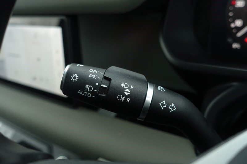 2023 (23) LAND ROVER DEFENDER 3.0 D250 SE 110 5dr Auto 5110438