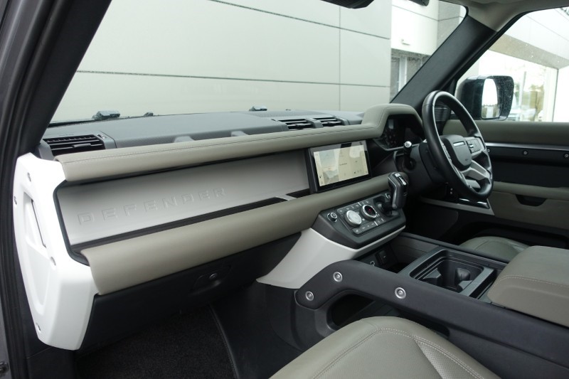 2023 (23) LAND ROVER DEFENDER 3.0 D250 SE 110 5dr Auto 5110463