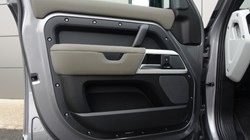 2023 (23) LAND ROVER DEFENDER 3.0 D250 SE 110 5dr Auto 5110462