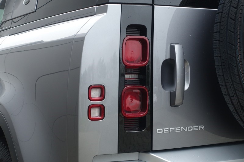 2023 (23) LAND ROVER DEFENDER 3.0 D250 SE 110 5dr Auto 5110420