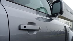 2023 (23) LAND ROVER DEFENDER 3.0 D250 SE 110 5dr Auto 5110424